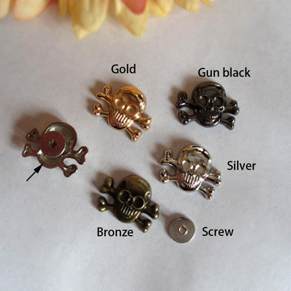 X1318 Skull Head Spikes 13x18mm  100pcs/bag