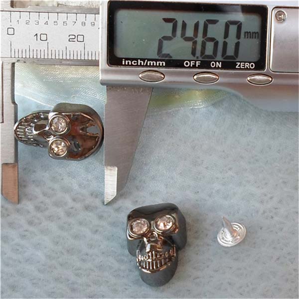 Q104 Plastic Skull Rivets 16x25mm 1000pcs/bag