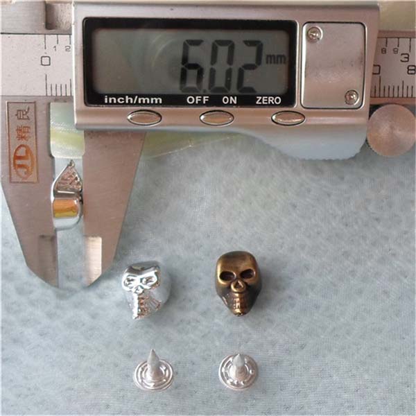 Q140 Plastic Skull Rivets 16X10mm 1000pcs/bag