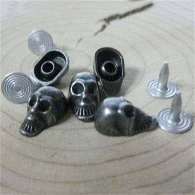 D002 Skull Alloy Rivets 8mm 100pcs/bag