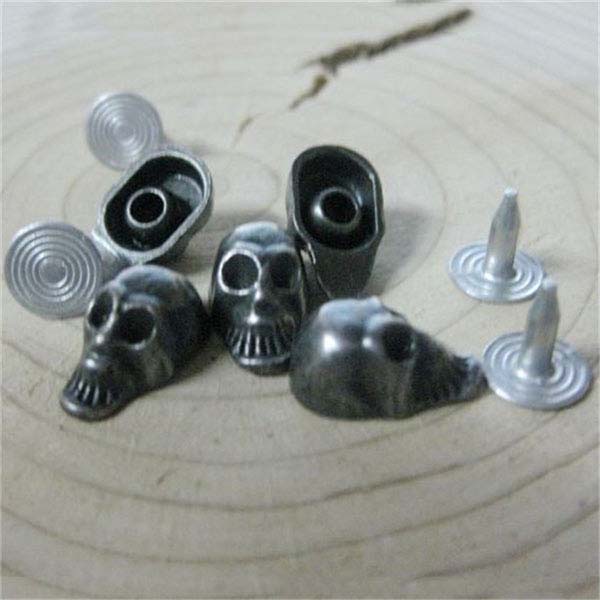 D002 Skull Alloy Rivets 8mm 100pcs/bag