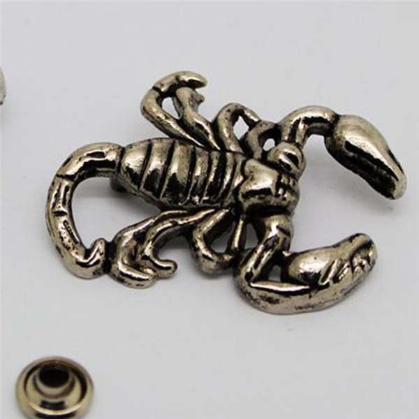 D2540 Skull Alloy Rivets 25x40mm 100pcs/bag