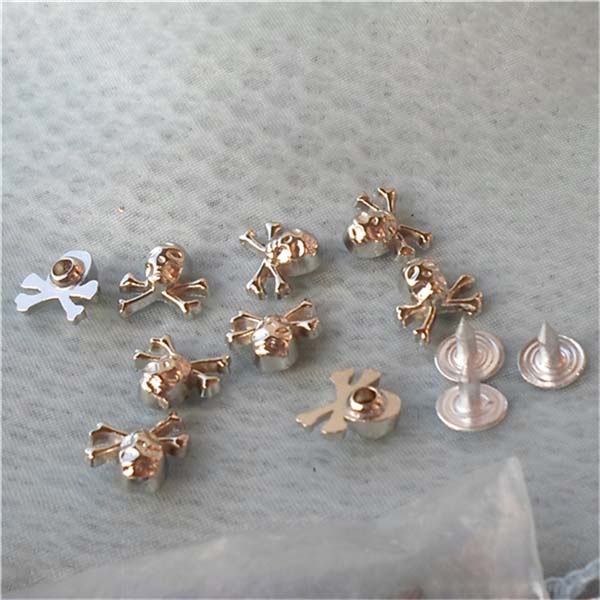 K070 Skull Head Rivets 10x12mm 100pcs/bag