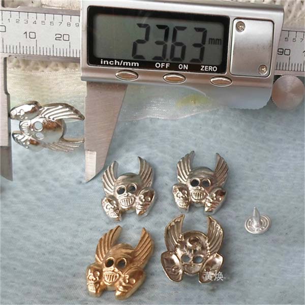 K083 Skull Head Rivets 24x18mm 100pcs/bag