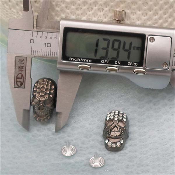 K138 Skull Head Rivets 25x14mm 100pcs/bag