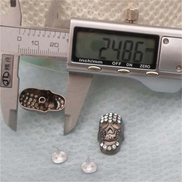 K138 Skull Head Rivets 25x14mm 100pcs/bag