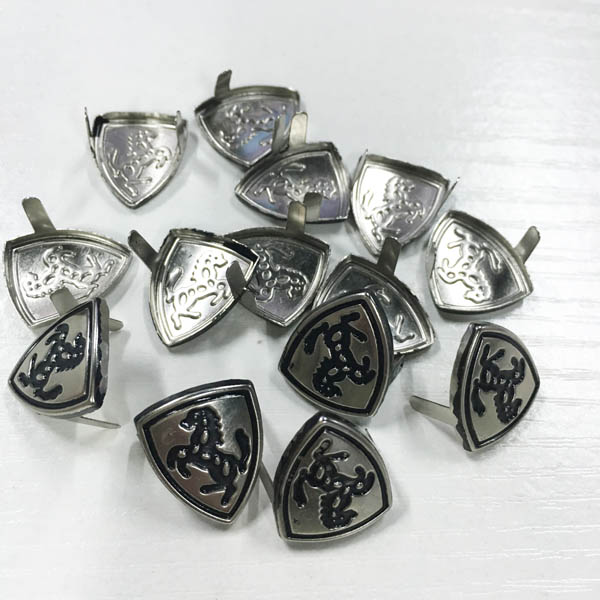 B103 Horse Iron/Brass Studs 14x17mm 1000pcs/bag