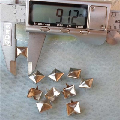 A006 Pyramid Studs(iron/brass) 9mm 1000pcs/bag