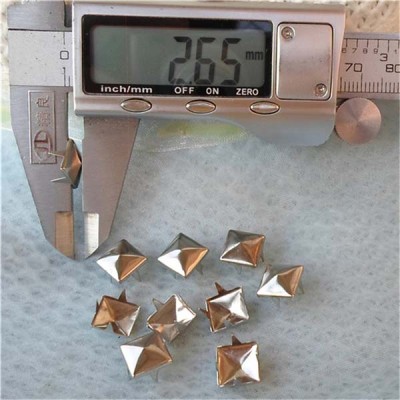 A006 Pyramid Studs(iron/brass) 9mm 1000pcs/bag