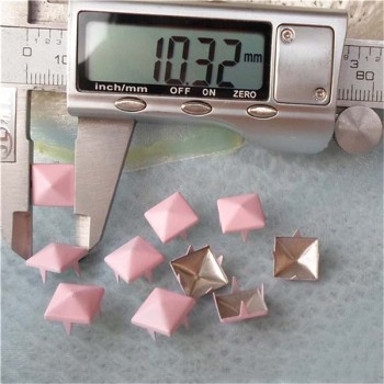 A007 Pyramid Studs(iron/brass) 10mm 1000pcs/bag