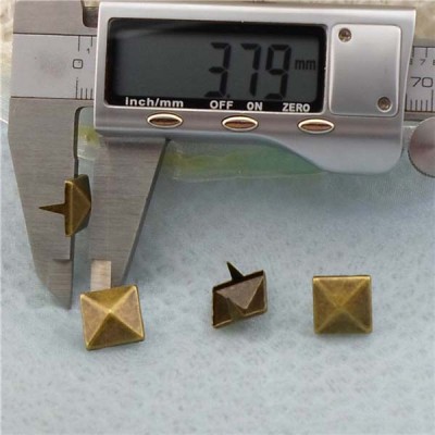 A008 Pyramid Two Claws Studs(iron/brass) 11mm 1000pcs/bag