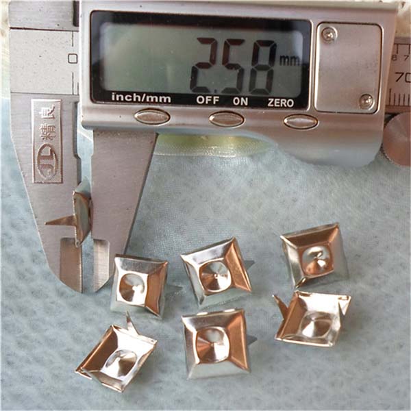 A012 Pyramid Studs(iron/brass) 12mm 1000pcs/bag