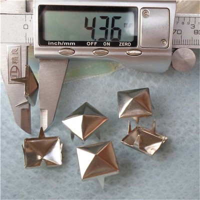 A013 Pyramid Studs(iron/brass) 15mm 1000pcs/bag