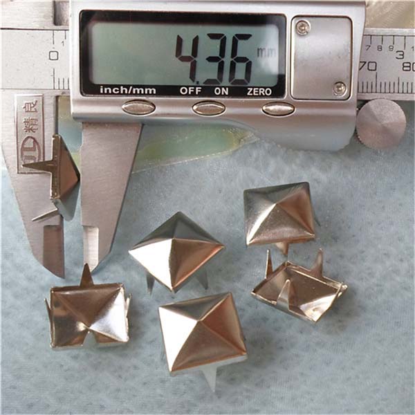 A013 Pyramid Studs(iron/brass) 15mm 1000pcs/bag