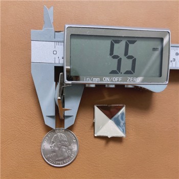 D2020 Pyramid Studs(iron/brass) 20mm 100pcs/bag