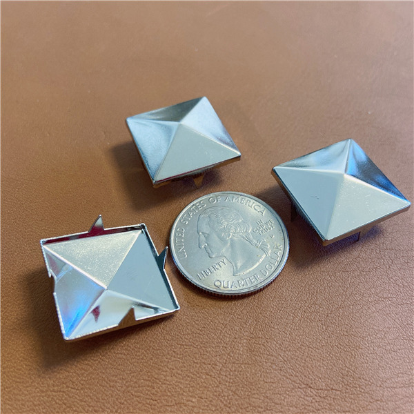 D2020 Pyramid Studs(iron/brass) 20mm 100pcs/bag
