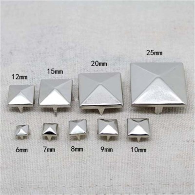 D2525 Pyramid Studs(iron/brass) 25mm 100pcs/bag