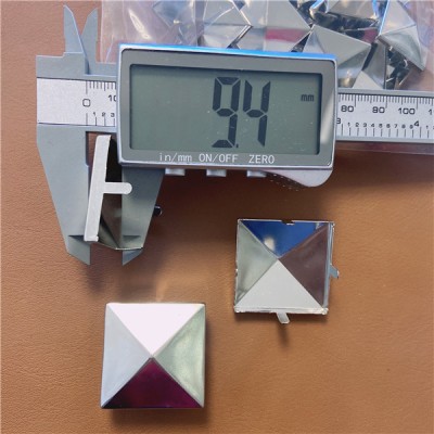 D3030 Pyramid Studs(iron/brass) 30mm 100pcs/bag