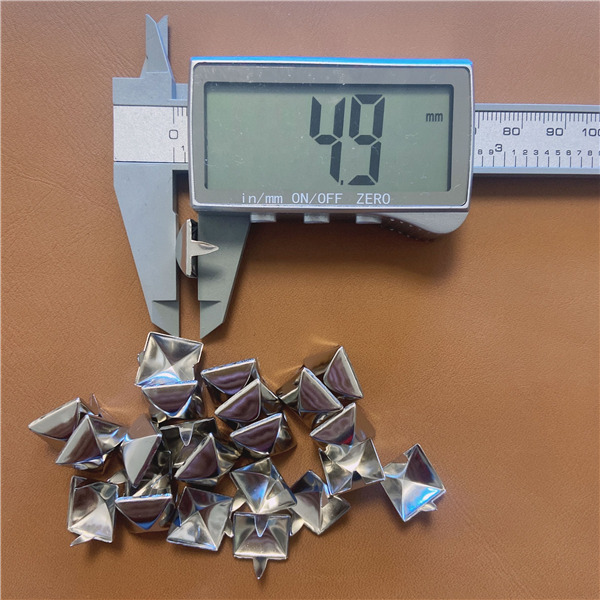 FK13  Pyramid Square 2 Prongs Studs 13mm Standard 1/2" Silver 100pcs/bag