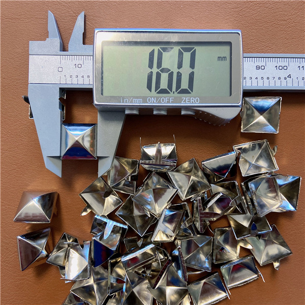 FK16  Pyramid Square 2 Prongs Studs 16mm 5/8 inch  Large  Silver 100pcs/bag