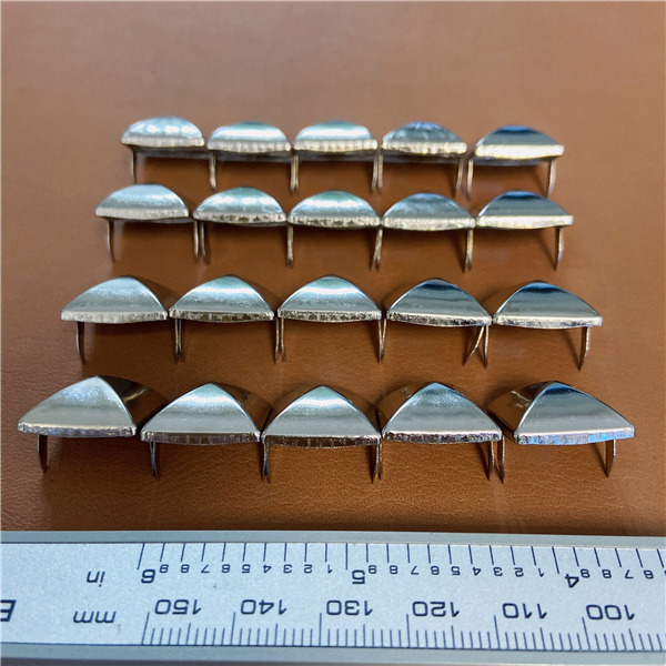 FK16  Pyramid Square 2 Prongs Studs 16mm 5/8 inch  Large  Silver 100pcs/bag