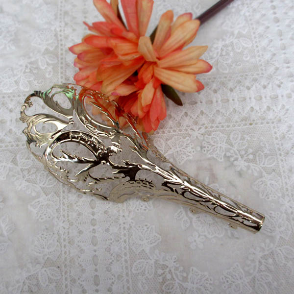 XL102 DIY shoe repair accessories/Heel metal edging/Decorative metal stiletto heelsInstallation is very simple, with the delivery of a nail with a hammer to knock it into the heel.Suitable for decorative thin with shoes,Any size. 65x135mm MOQ 10pcs