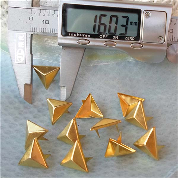 A020 Triangle Studs For Clothing(iron/brass) 16mm 1000pcs/bag