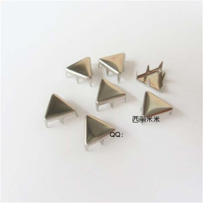 XT1002 Metal Triangle Studs(iron/brass) 10mm 1000pcs/bag