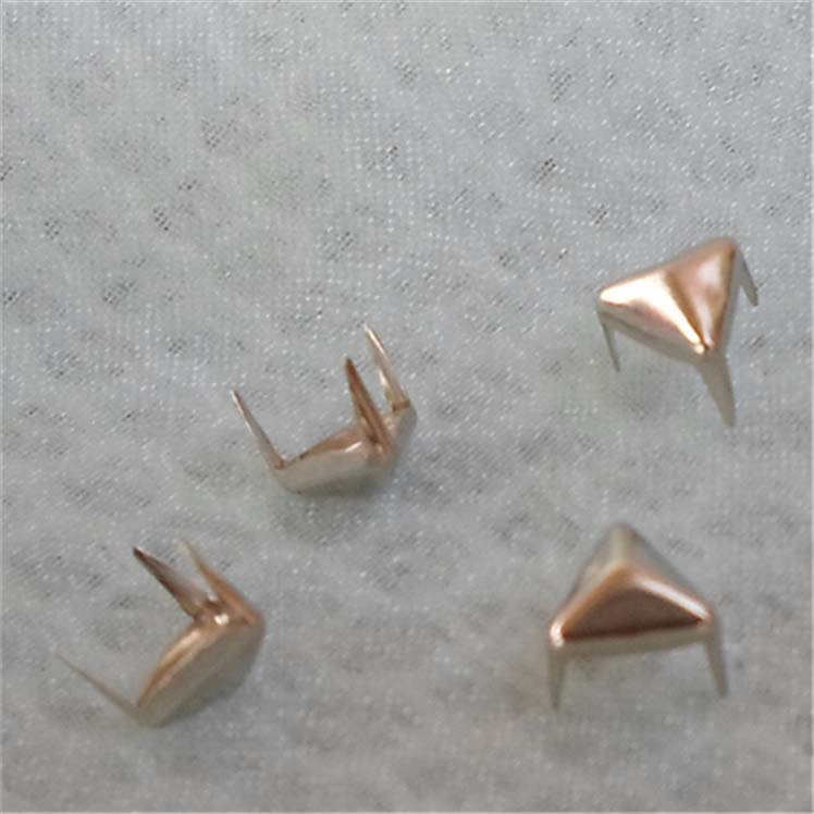 ZDSJ-0007 Silver Triangle Studs(iron/brass) 6.3mm 1000pcs/bag